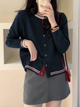 Women'S Vintage Color-Block Cardigan Sweater - Soft Long Sleeve Single-Breasted Front with Red Accent Buttons, Round Neck Casual Winter Sweater for Fall & Winter, Cozy Layering Piece for Everyday Semi-Formal Outfits (No Padding